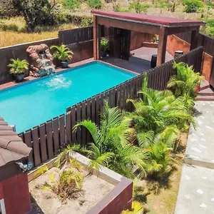 jamrock-suites.comcaribbean.com/